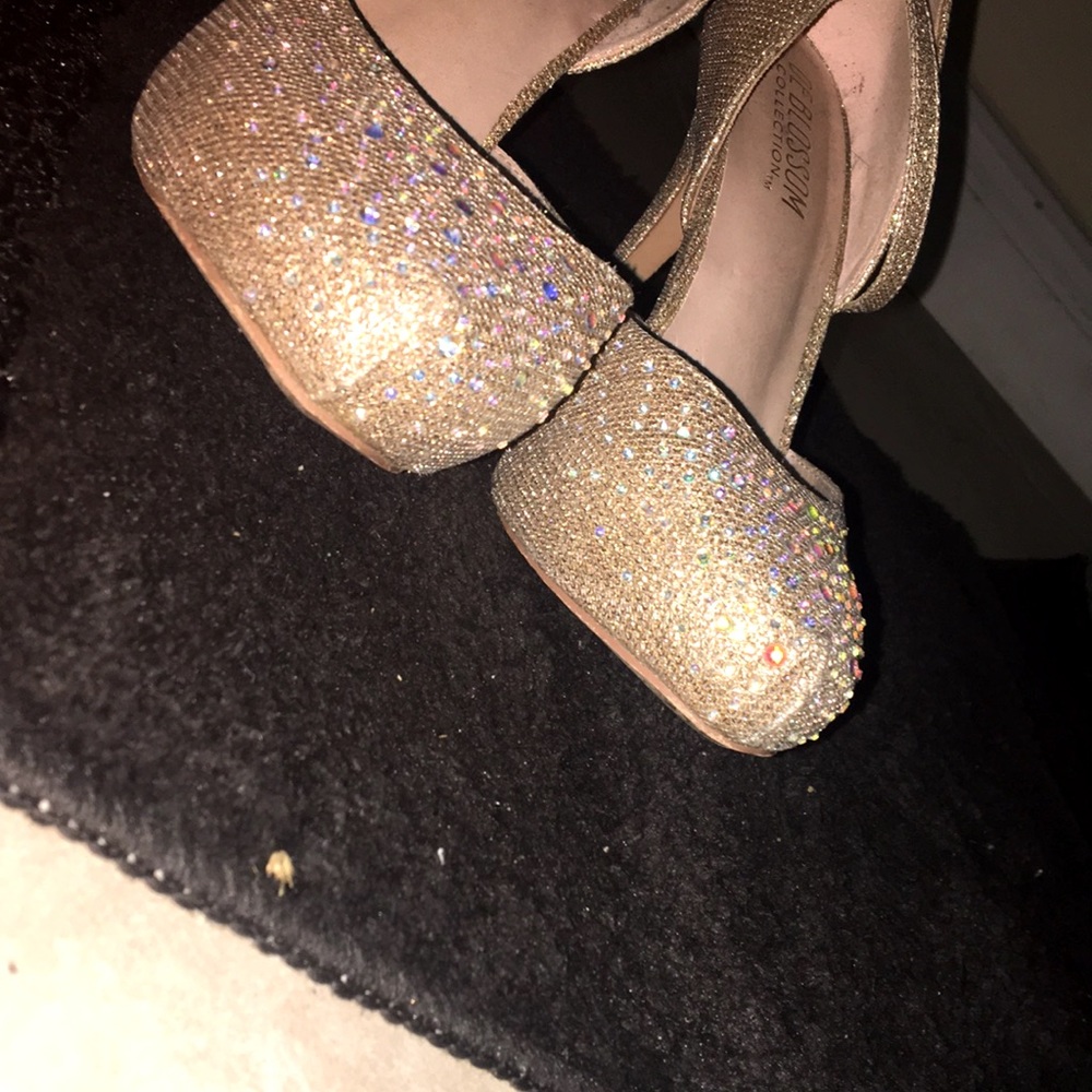 Heels - Picture 3 of 4